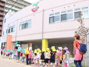 社会福祉法人誠高会が運営するさくらんぼ保育園の様子
