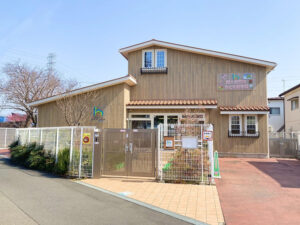 社会福祉法人ちとせ交友会が運営する深大寺東町ちとせ保育園の外観